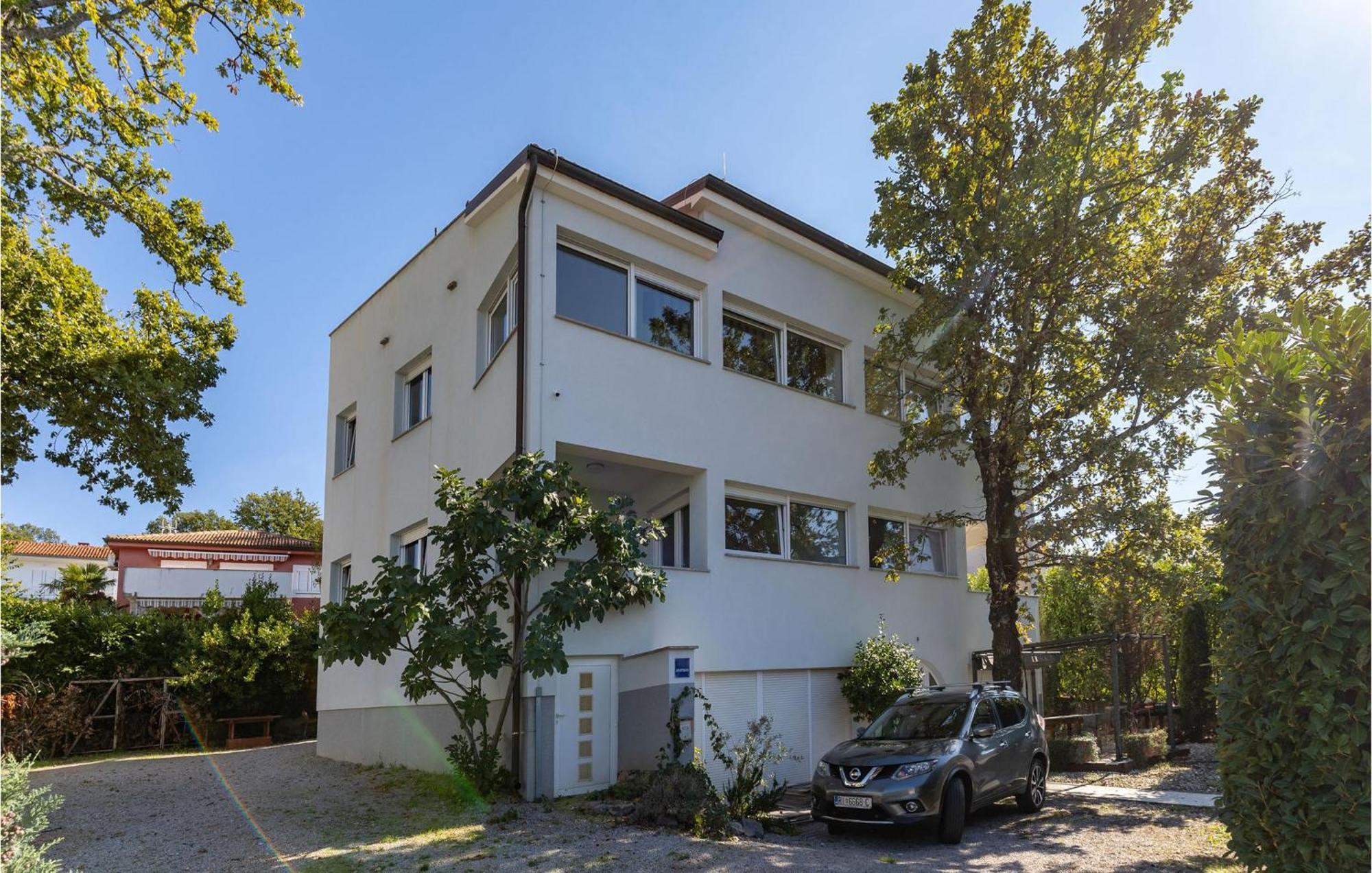 Amazing Apartment In Njivice With Kitchen Exterior foto